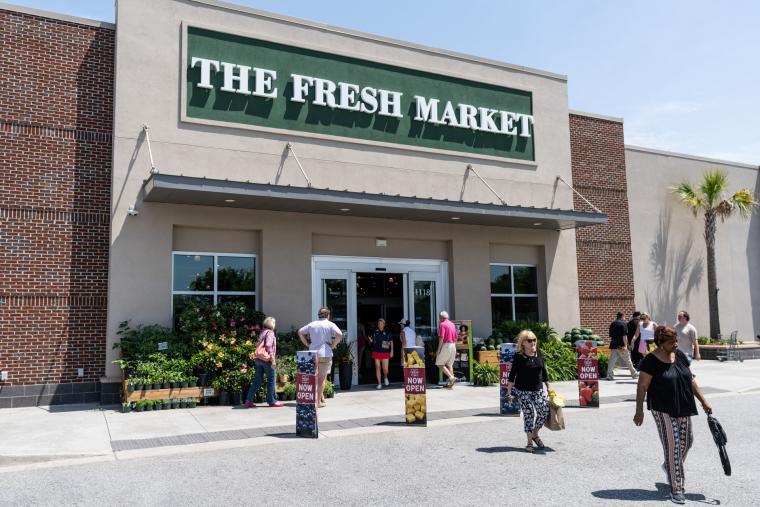 SC: The Fresh Market Celebrates Successful Mount Pleasant, S.C. Launch with Grand Opening Event