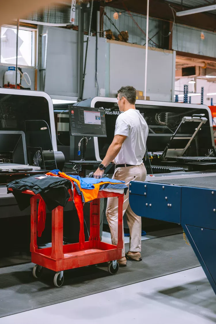 FL: Custom Apparel Firm Printeez to Open U.S. Headquarters, Production Facility in Lakewood Ranch