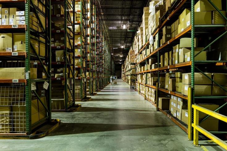 Distribution warehouse