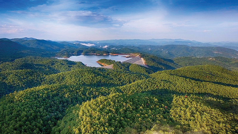 Lake Jocassee, a secluded reservoir in the Upstate, is nestled in the Blue Ridge Mountains of South Carolina. 